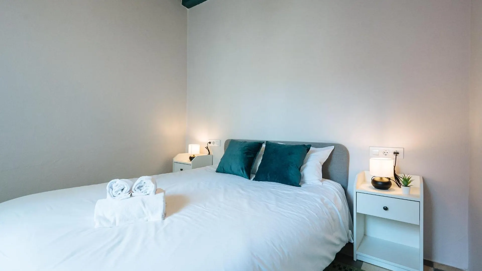 Independent Beautiful House Seville City Center With Private Parking