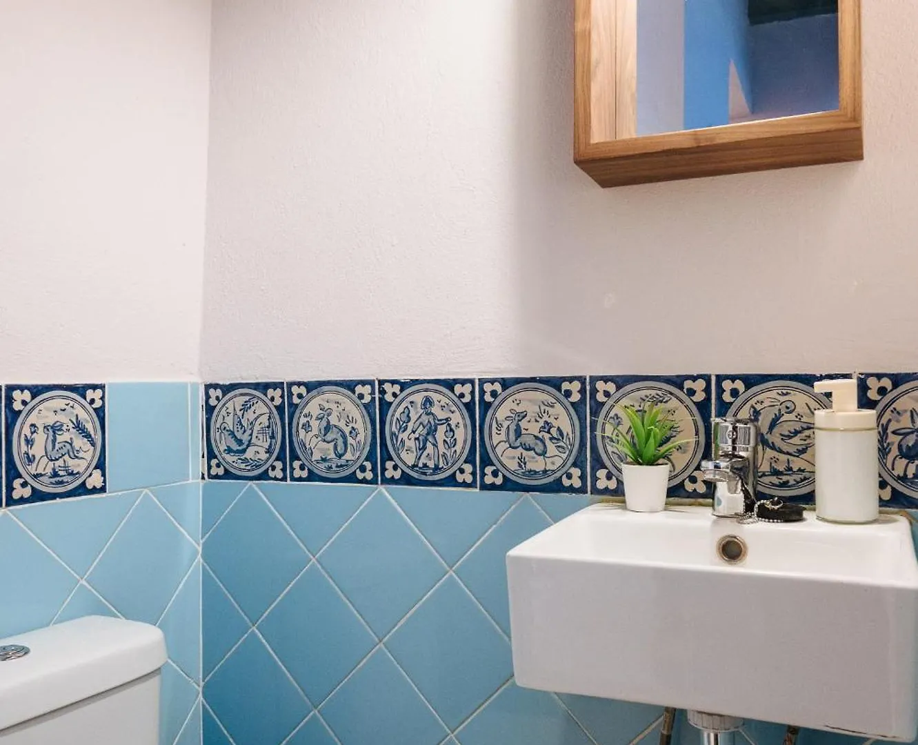 Independent Beautiful House Seville City Center With Private Parking Spain