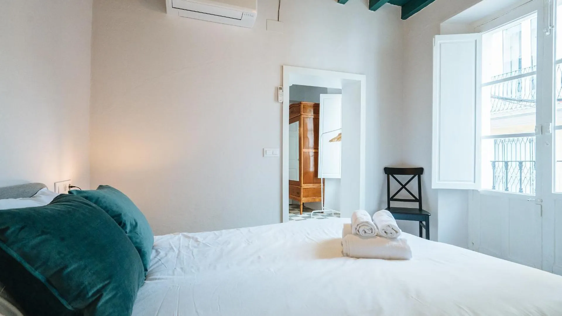 Independent Beautiful House Seville City Center With Private Parking Spain