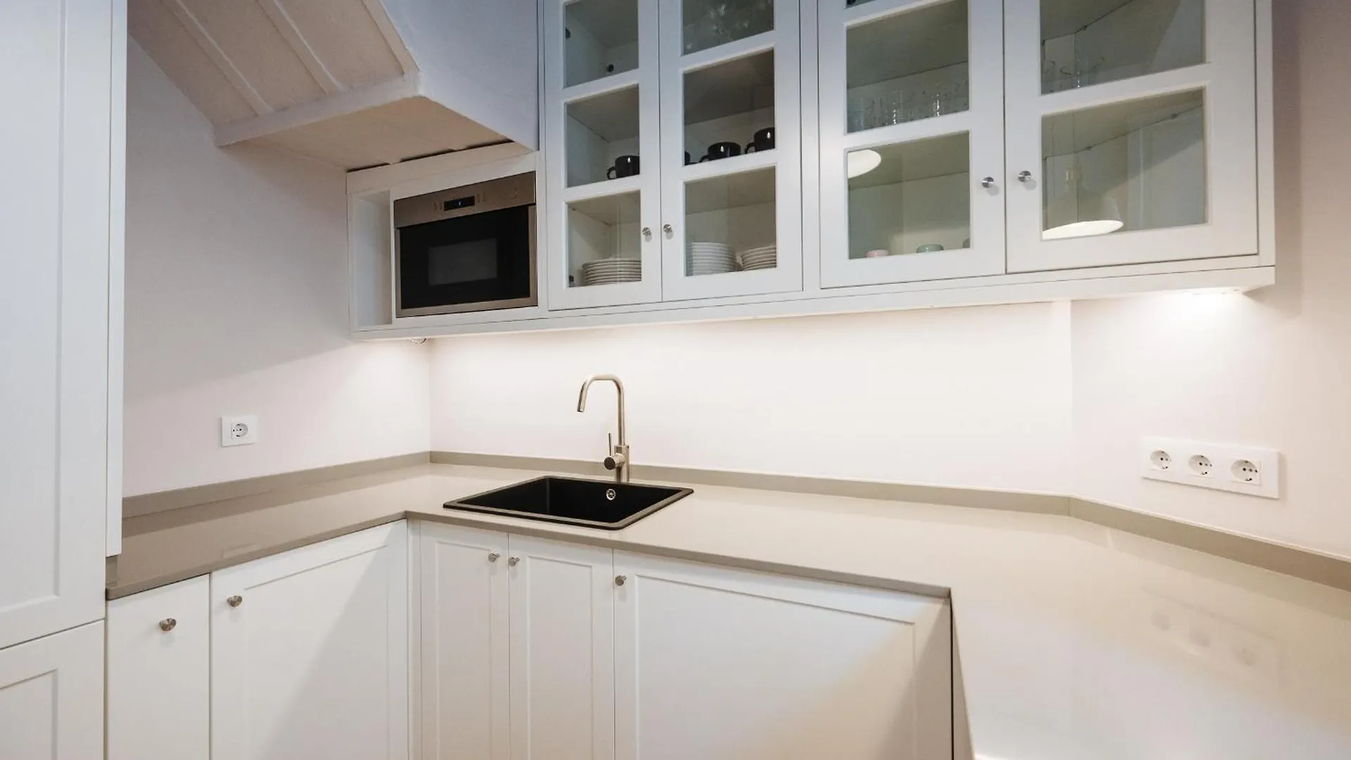 Independent Beautiful House Seville City Center With Private Parking