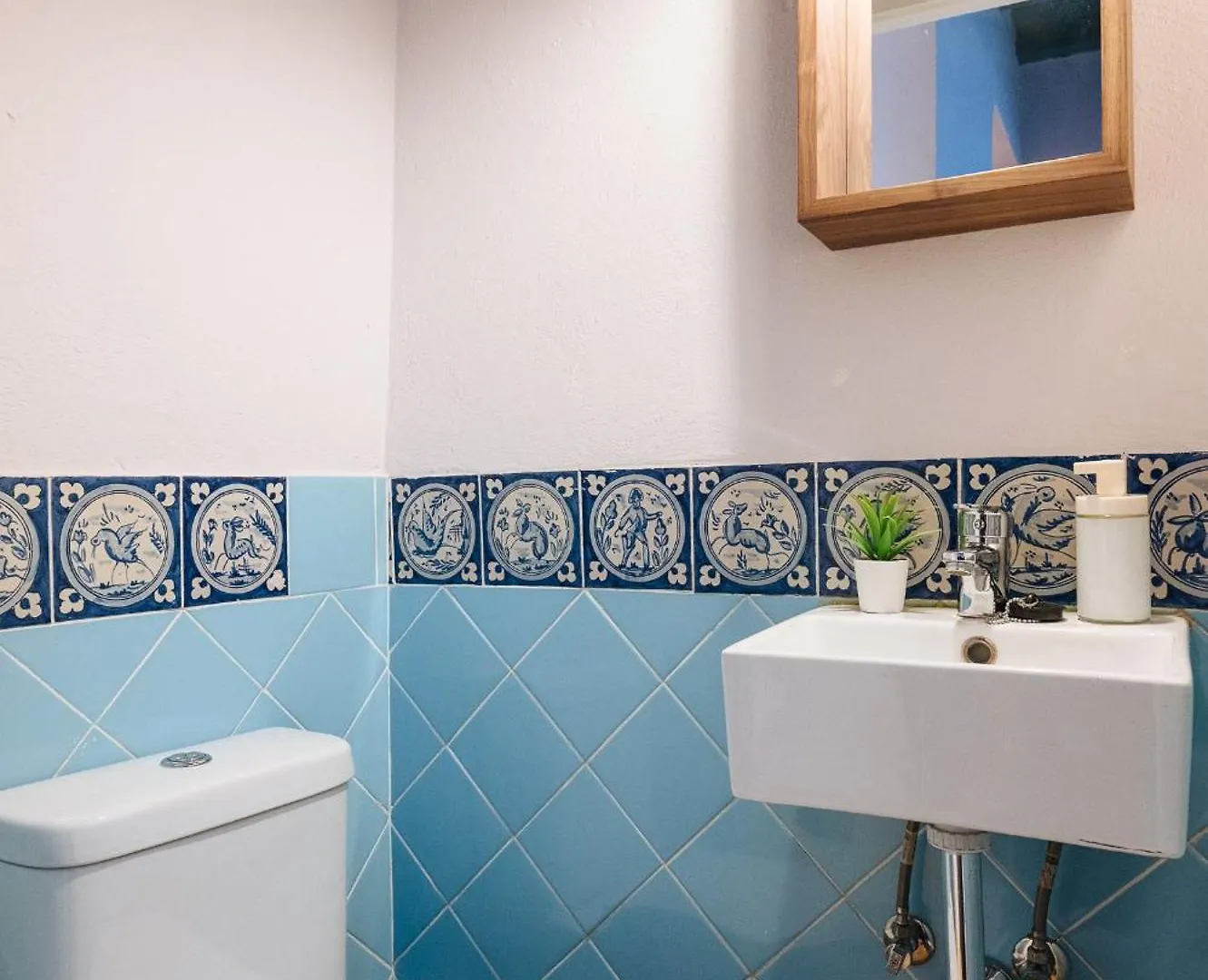 Independent Beautiful House Seville City Center With Private Parking Spain