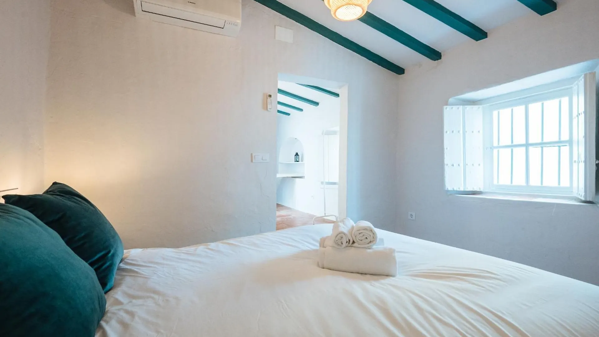 Independent Beautiful House Seville City Center With Private Parking